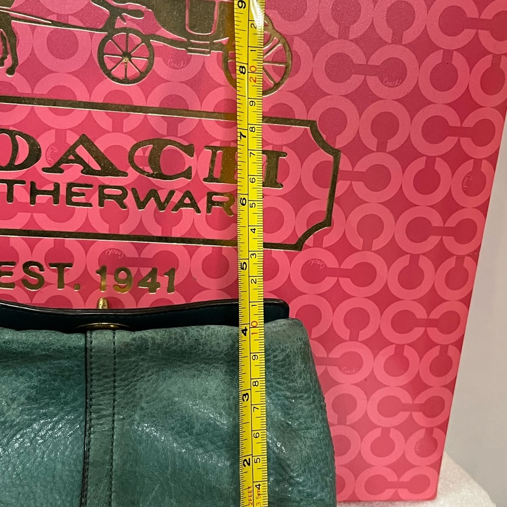 Coach Vintage Teal Green Leather Wristlet with Coach signature turn lock - Picture 7 of 8